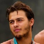 Ο Γιώργος Ασημακόπουλος μιλάει για την άγνοια των παικτών του Survivor στο ξενοδοχείο.