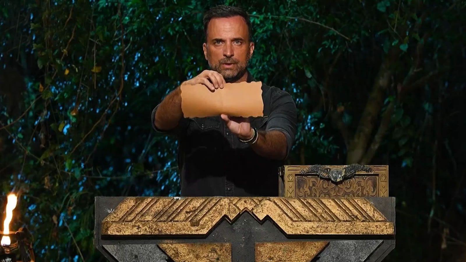 Ο Γιώργος Λιανός σε συμβούλιο του νησιού στο Survivor