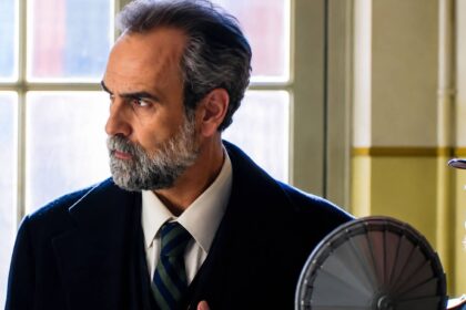 Ο Βεργάδης καταθέτει στη δίκη του Παύλου και προκαλεί οργή στα νέα επεισόδια της σειράς Άγιος Έρωτας.