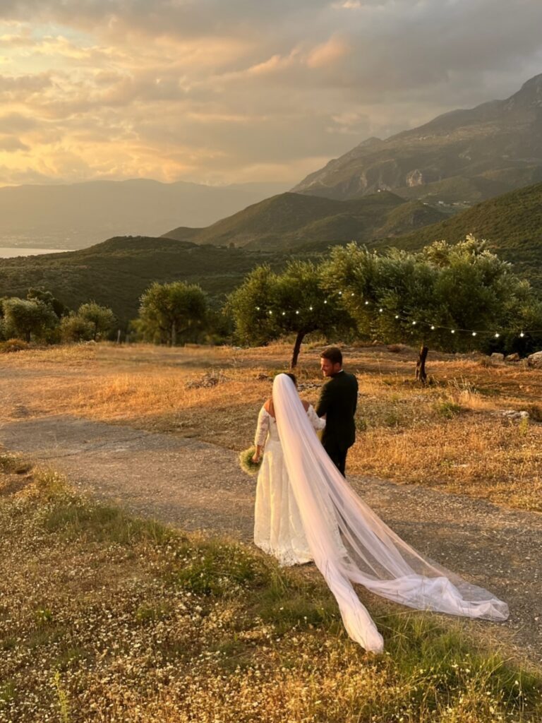 Το νυφικό και η ιστορία πίσω από τη δημιουργία του