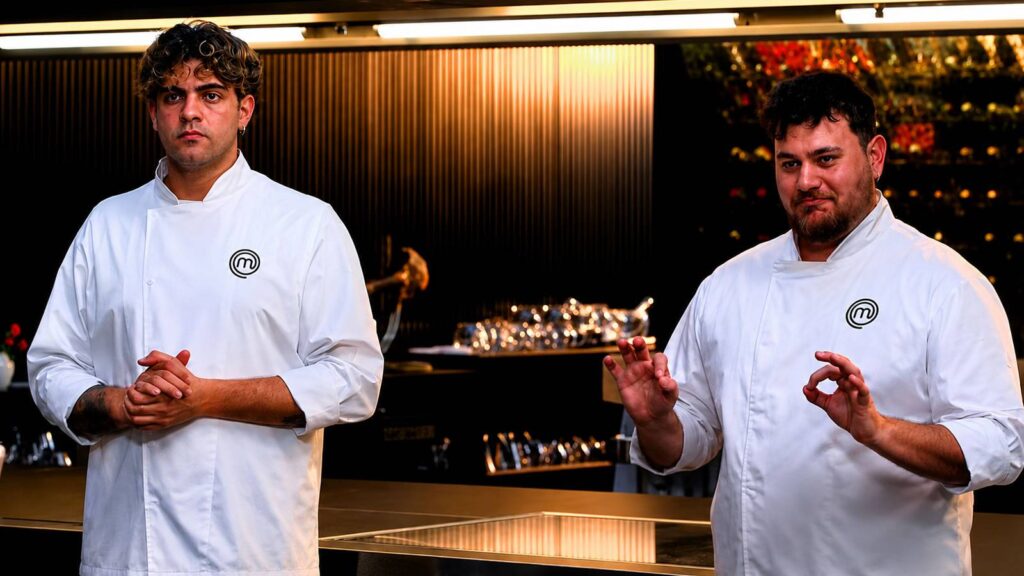 Πάνος και Τάσος, φιναλίστ του MasterChef 2026, στον τελικό στη Βαρκελώνη