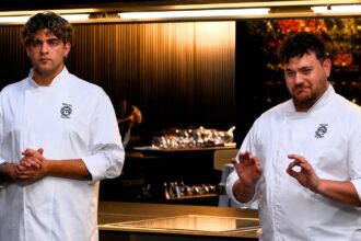 Ο Τάσος και ο Πάνος στον μεγάλο τελικό του MasterChef στη Βαρκελώνη.