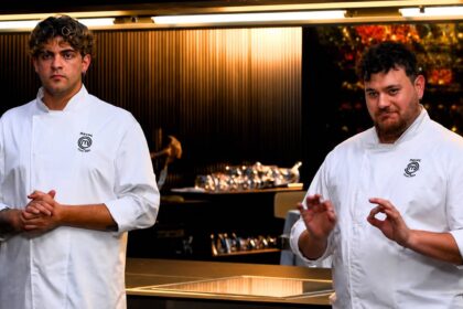 Ο Τάσος και ο Πάνος στον μεγάλο τελικό του MasterChef στη Βαρκελώνη.