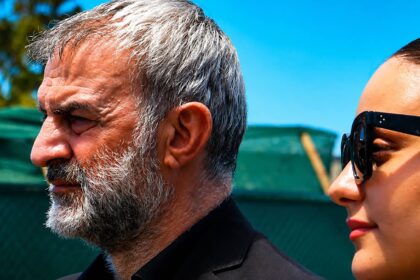 Ο Τραϊανός Δέλλας αλλάζει ζωή και μετακομίζει στην Κύπρο στο πλευρό της κόρης του, Βικτώριας.