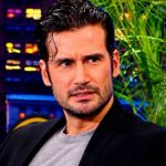 Ο Αναστάσης Ροϊλός περιγράφει το ατύχημα με τη μηχανή καλεσμένος στο The 2night Show του Γρηγόρη Αρναούτογλου.