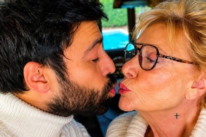 Αντρέας Γεωργίου και Μάρω Κοντού σε στιγμιότυπο από τη «Γη της Ελιάς»