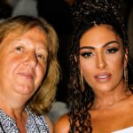Η Έλενα Παπαρίζου με το νέο της look σε πρόσφατη εμφάνιση