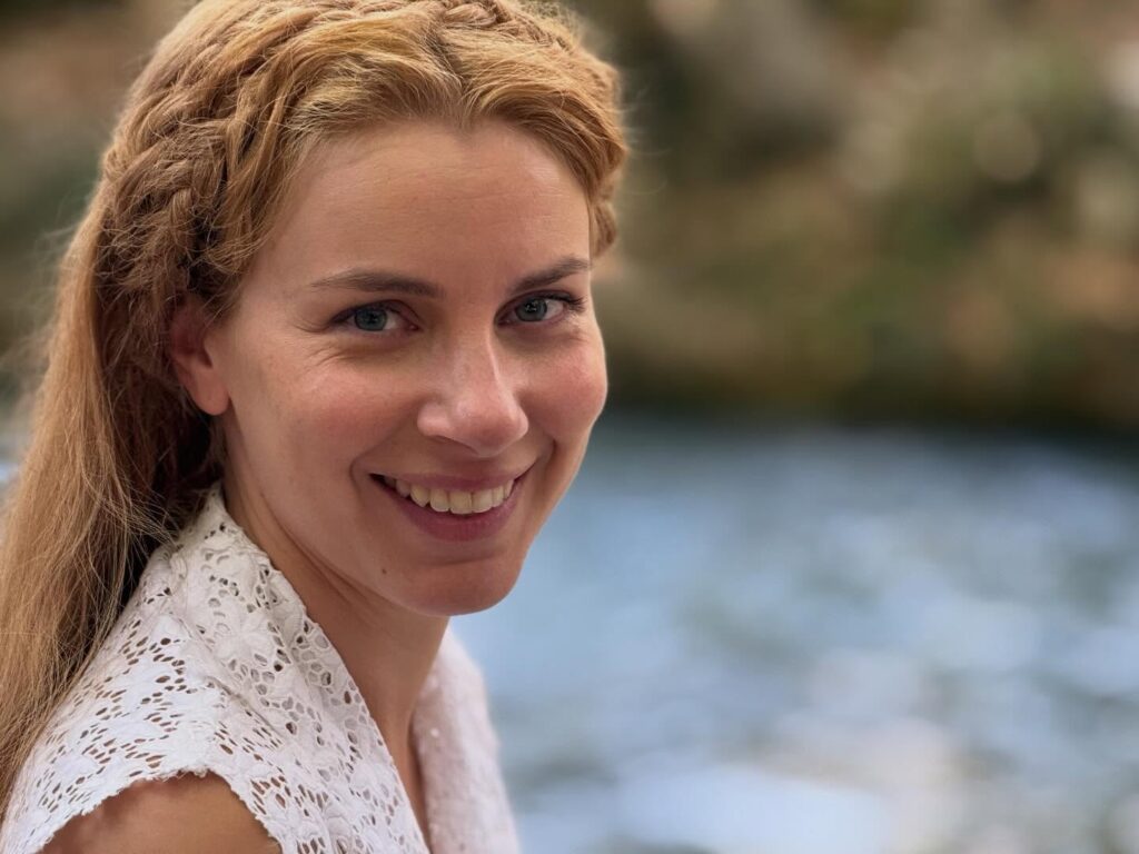 Η Ιουλία αποφασίζει να εγκαταλείψει οριστικά την παλιά της ζωή