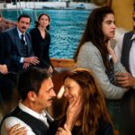 Οι πρωταγωνιστές της νέας σειράς εποχής του ERTFLIX Οι θάλασσες μας χώρισαν