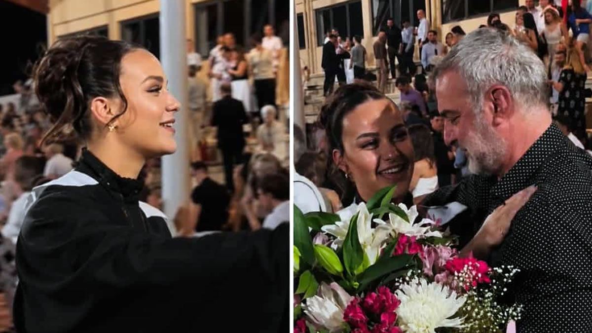 Η Βικτώρια Δέλλα με τον πατέρα της Τραϊανό Δέλλα στην αποφοίτηση από το σχολείο