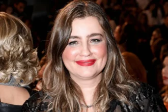 Η Μαρία Κίτσου σε σκηνή από τη guest εμφάνισή της στη σειρά «Φόνοι στο Καμπαναριό» του Alpha