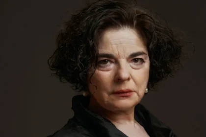 Η Μάνια Παπαδημητρίου ως Καιτούλα στη νέα σειρά «Οι κόρες της Αρετής».